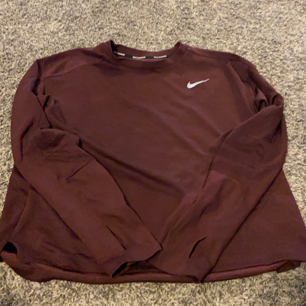 Nike women’s long sleeve running Top maroon large